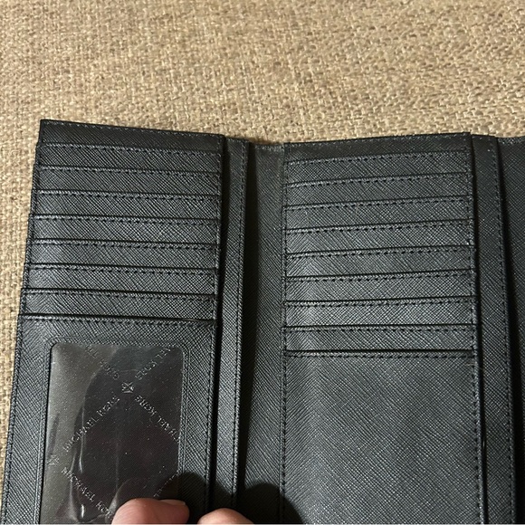 Michael Kors Black Key & Card Holder - Picture 4 of 4